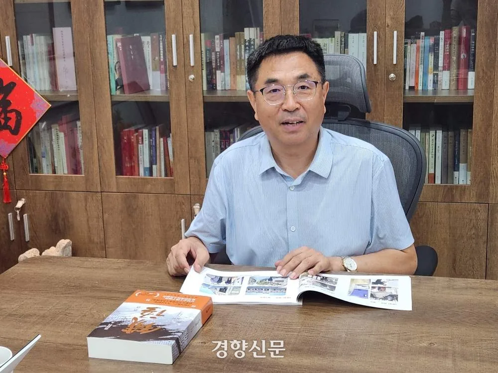 30년 동안 김구 일생 추적한 중 작가 “7000리 여정 좇다 보니 우정과 인류애 보여”