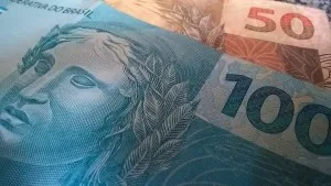 Taxas dos DIs fecham em alta em dia com IPCA, ata do Copom e pesquisa eleitoral