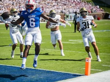 Jennings tosses 5 TDs as No. 17 SMU routs UC Davis 56-10 in scorching Texas heat