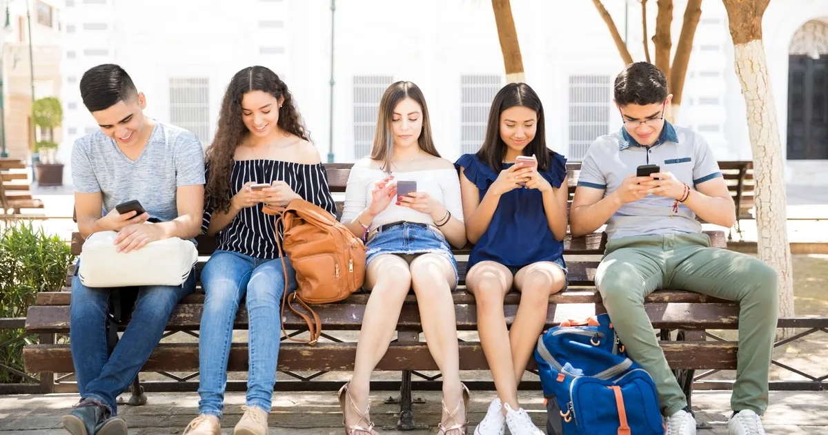 Los expertos en psicología coinciden: la Generación Z, los Millennials, la Generación X y los Boomers tienen ideas completamente diferentes sobre lo que significa ser puntual