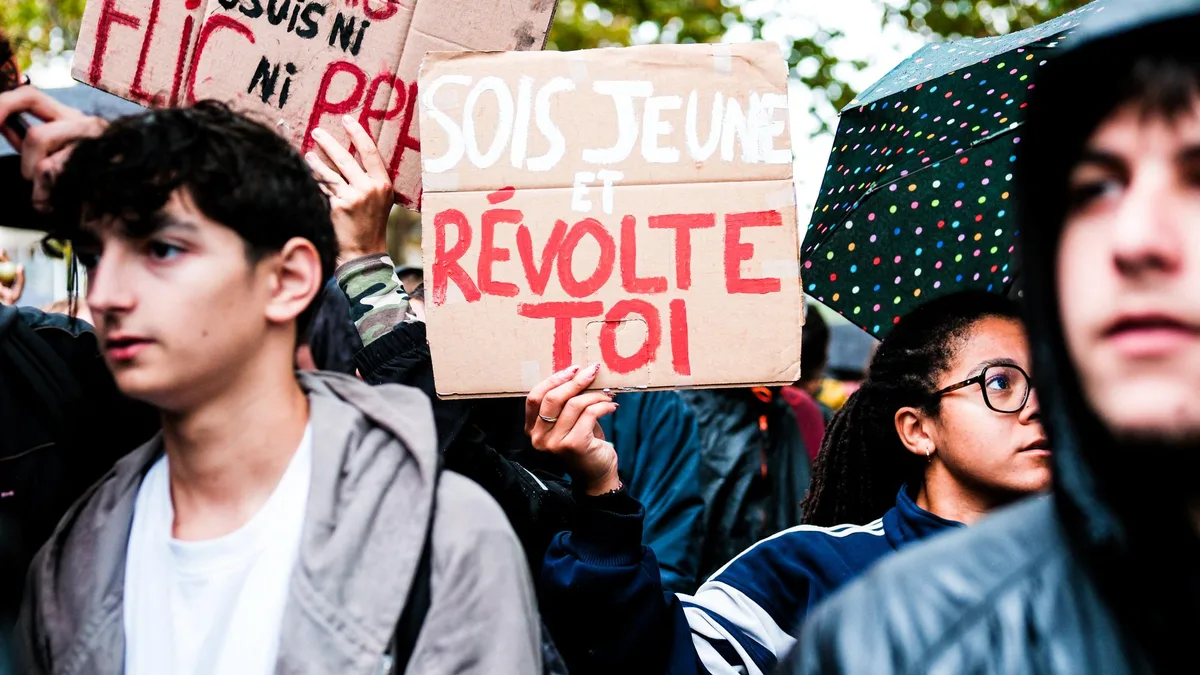 Ce qu’on a le droit d’écrire (ou non) sur les pancartes en manifestation