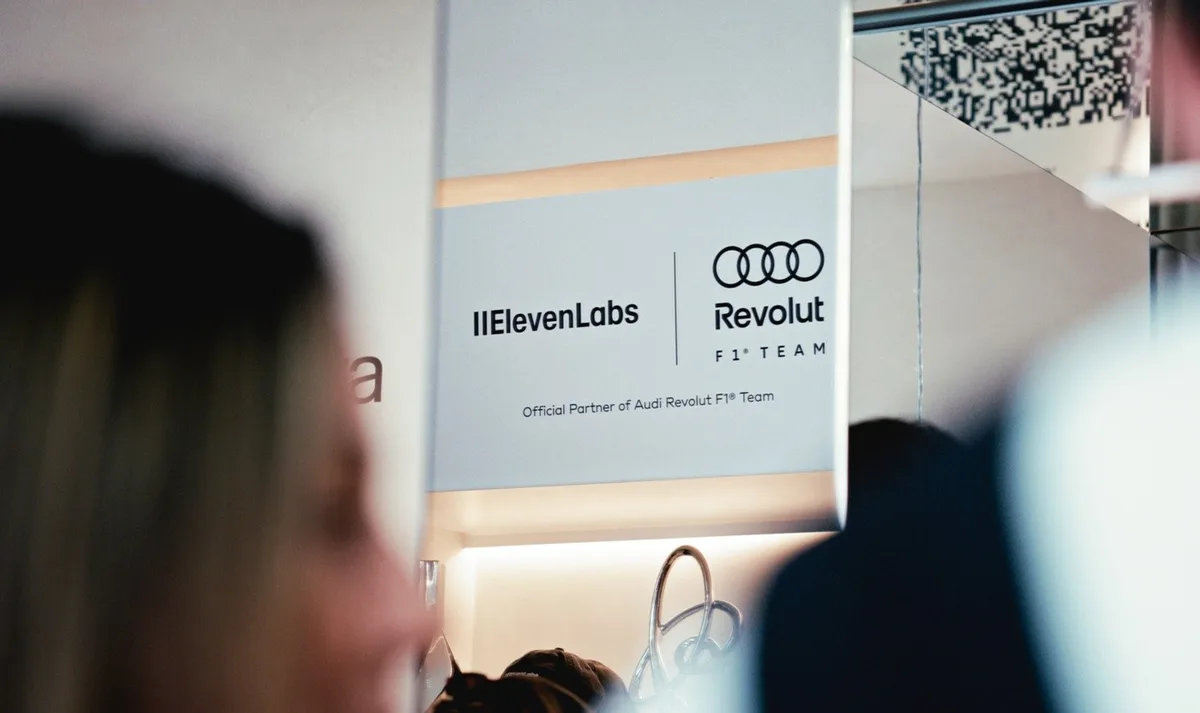 ElevenLabs abre una 'pop up' en Madrid para entrevistar con IA a los dos pilotos de Audi en la Fórmula 1