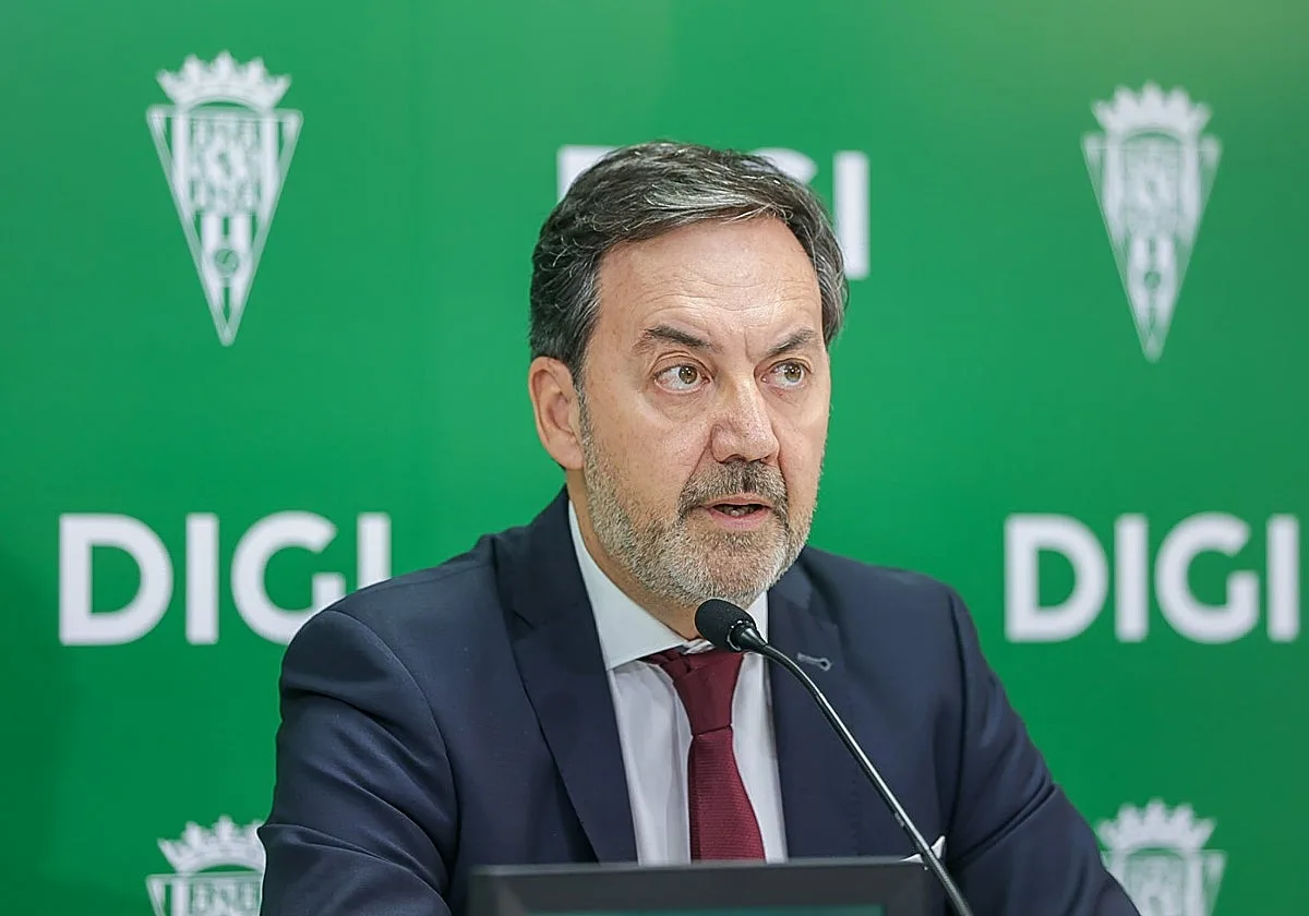 Antonio Monterrubio despeja cualquier duda sobre un posible adiós de Isma Ruiz: «No va a salir ni pagando la cláusula»