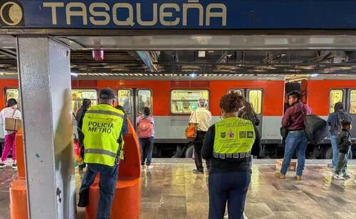 Esto fue lo que pasó esta mañana en la estación Tasqueña de la Línea 2 del Metro; circulación opera con normalidad