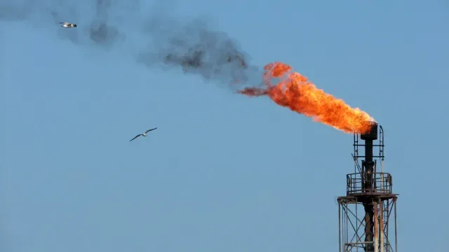 Ministros da UE voltam a debater lucros extraordinários das petrolíferas