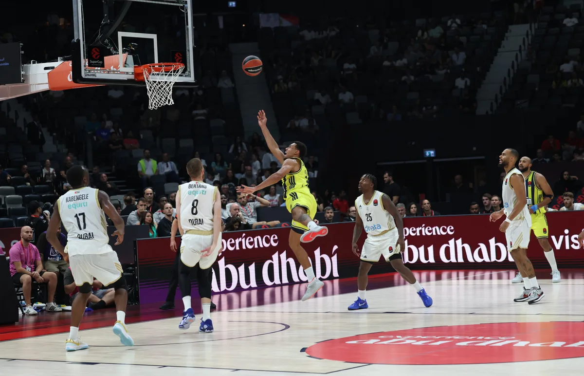 El Fener es tercero con el show de Horton-Tucker y Baldwin