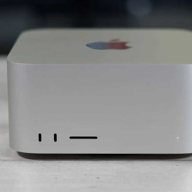 Test Apple Mac Studio (M5 Max) : la bête de compétition pour les créateurs de contenu et l'IA locale