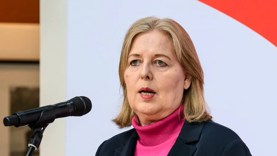 SPD: Arbeitsministerin und SPD-Chefin Bas tritt zurück – und kritisiert persönliche Angriffe aus der Union