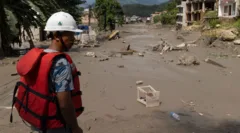 Dozens of US and Canadian citizens missing after flash flooding in Nepal