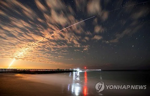 스페이스X 승승장구…정부계약 따내고 규제 완화 받고