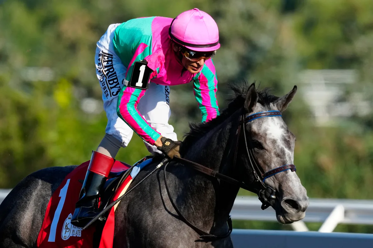 Filly Luster cruises to emphatic win in $1-million King’s Plate thoroughbred race