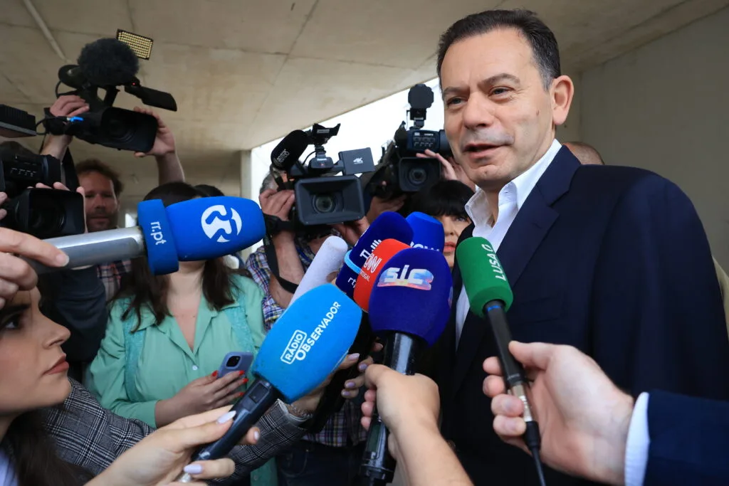 Montenegro espera que situação na origem das buscas à PJ possa ser “rapidamente clarificada”