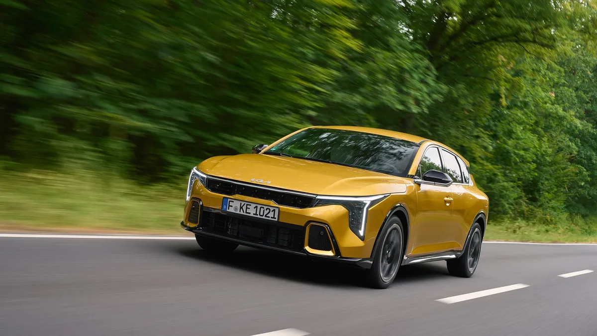 Llegó al país un hatchback muy esperado con motor turbo y pantalla de 30 pulgadas