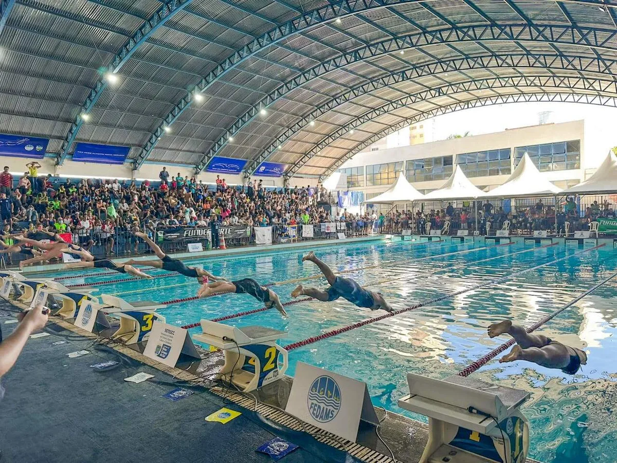 Maratona aquática terá 27 horas de natação sem parar na Capital