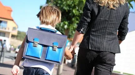 Après la suppression des navettes scolaires par le maire RN d'Hayange en Moselle, l'Union des familles laïques saisit le préfet