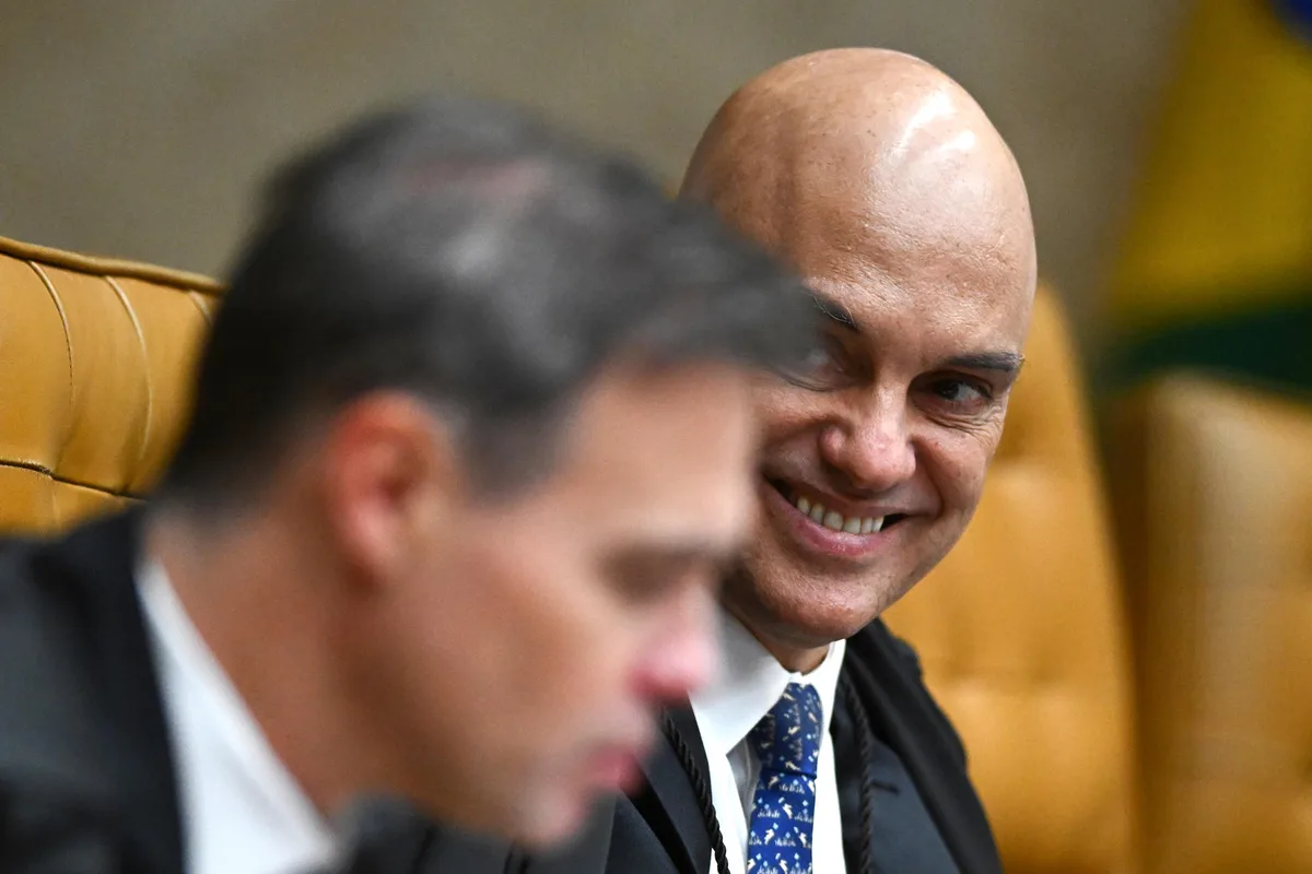 Julgamento de Moraes provoca ofensiva de ministros do STF por acesso ao celular de Vorcaro