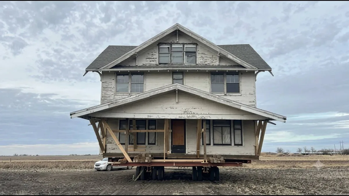 Iowa family moves a $12,000 farmhouse four miles on wheels for dream home