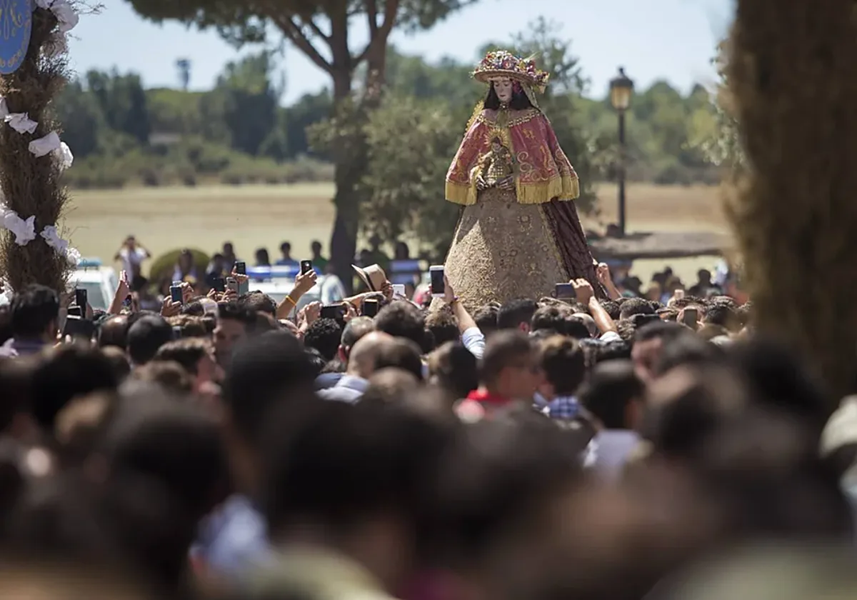 La Venida de la Virgen del Rocío 2026: cuándo es, a qué hora sale y dónde verla