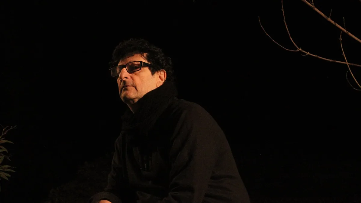 Raúl Perrone, director de culto del cine argentino: “Las películas de hoy tienen tufillo a Netflix, no hay un sello autoral detrás”