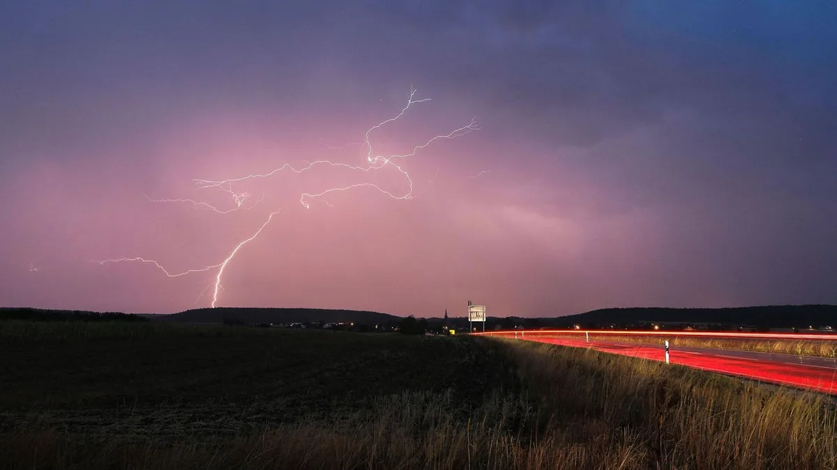 Unwetter im Süden: Hochsommer feiert Kurz-Comeback – danach kracht’s