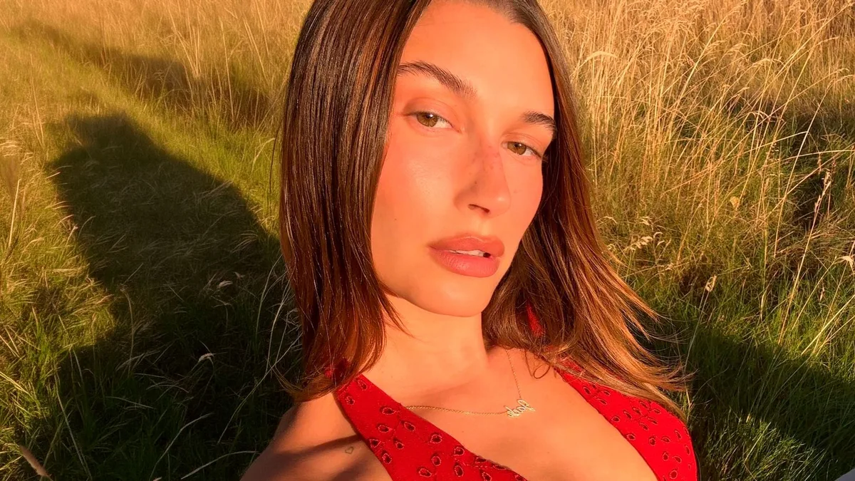 Carmen Peñas, experta en medicina estética sobre los tratamientos de Hailey Bieber: "El efecto inmediato es como si te tomaras un bote de crema"
