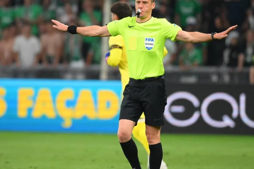 « Faire du capitaine un interlocuteur fort et privilégié », Benoît Bastien présente les nouvelles consignes données aux arbitres de Ligue 1 et de Ligue 2