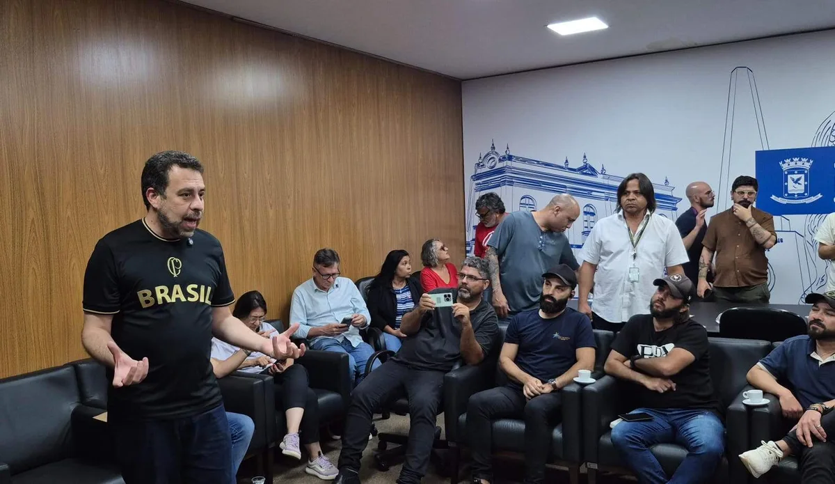 Motoristas apresentam a Boulos aplicativos próprios como alternativa às gigantes