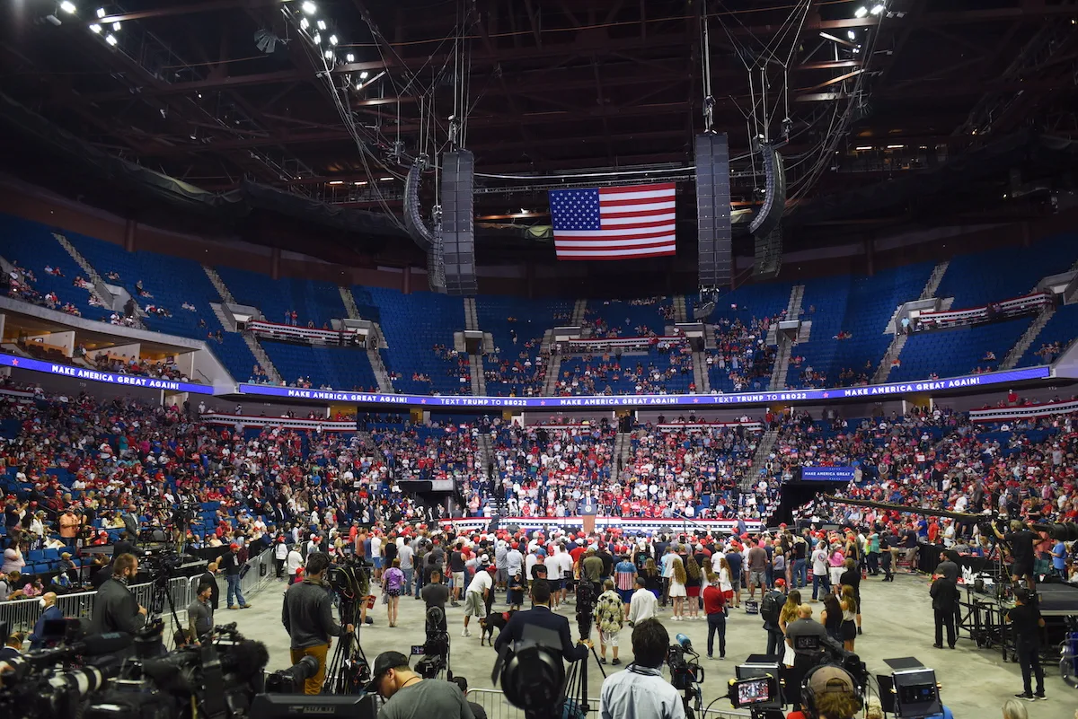 Lugares vazios que Trump não queria que fossem vistos: “O MAGA está a morrer. Aceitem”