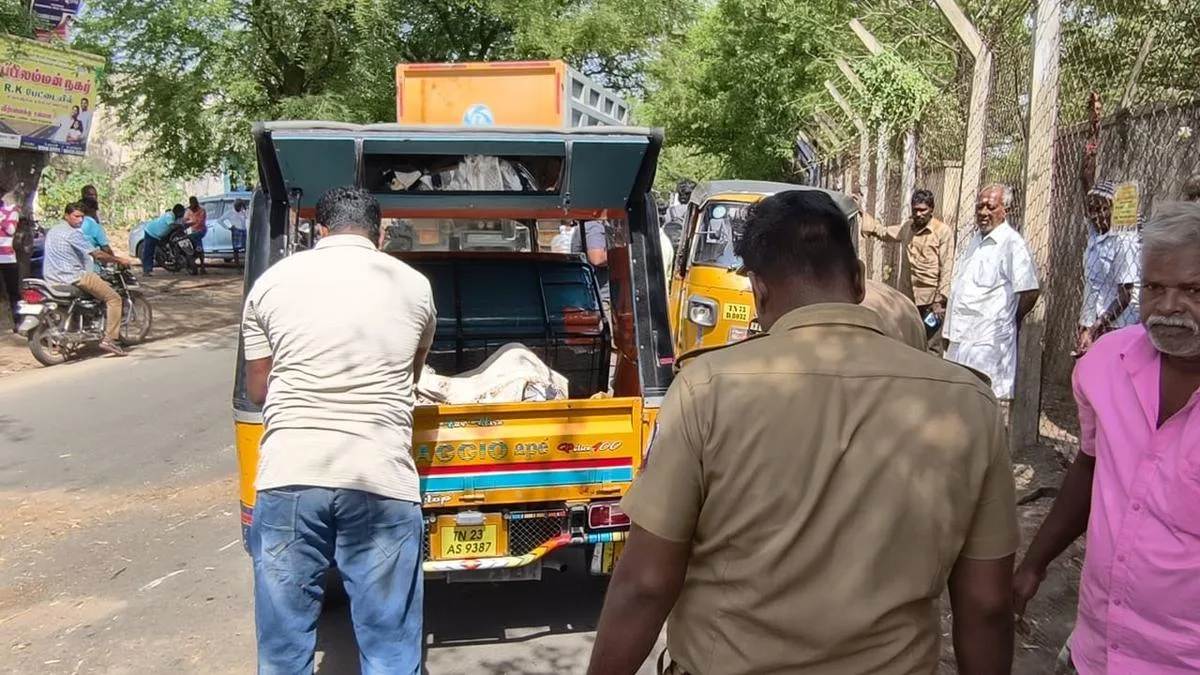 One killed in a road accident near Sholinghur