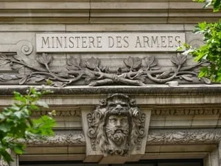 Une procédure disciplinaire envisagée après les propos d’un aumônier militaire appelant les « gauchistes » à se calmer