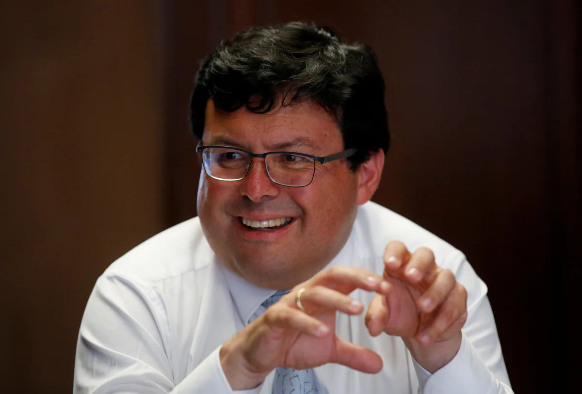Salario mínimo 2027: Exdirector del Banco de la República advirtió que un alza superior al 8% afectaría la inflación y el empleo
