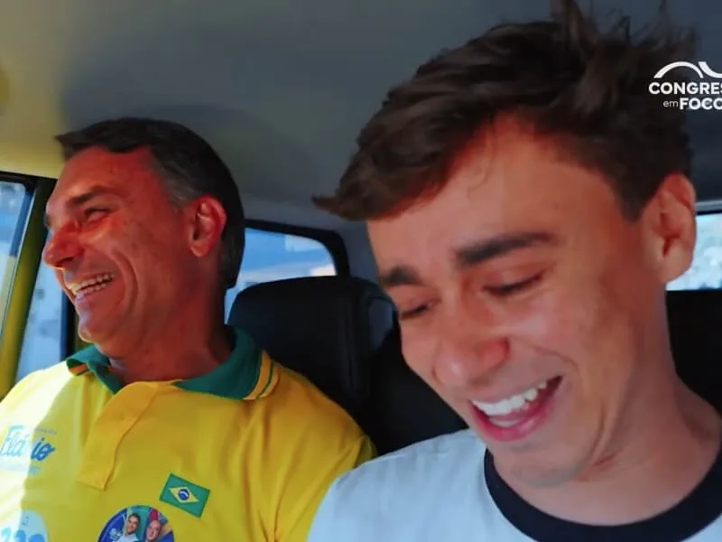 Em ping-pong com Nikolas, Flávio Bolsonaro define Lula como "passado"