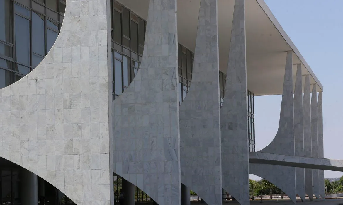 Brasil abre processo para adotar reciprocidade contra tarifaço dos EUA