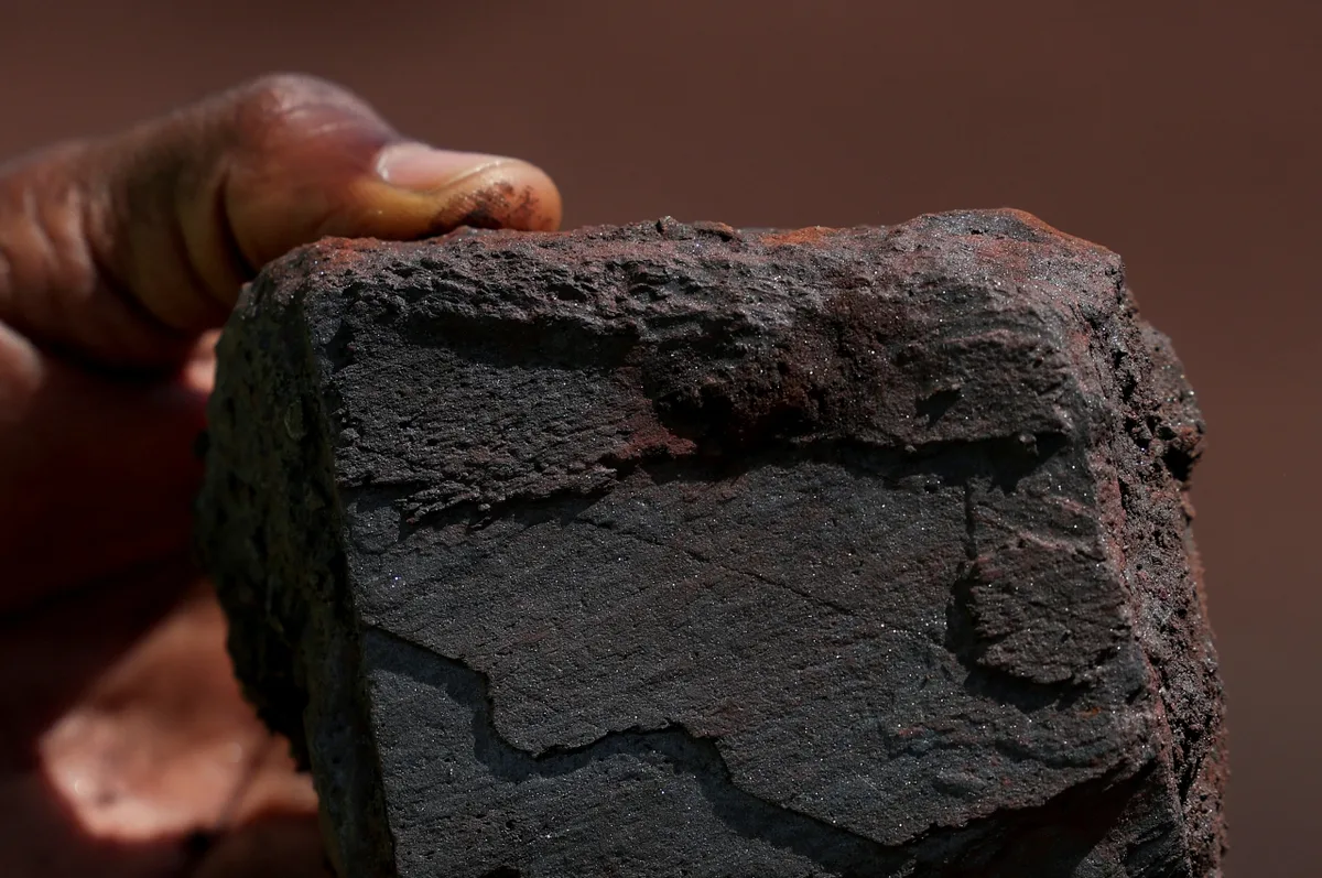 Minério de ferro fecha com leve alta na China