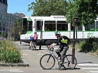 Casque obligatoire à vélo : « Cette nouvelle contrainte va décourager pas mal de personnes »