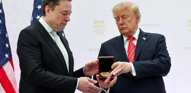 Trump entrega a Elon Musk a maior honraria científica dos EUA