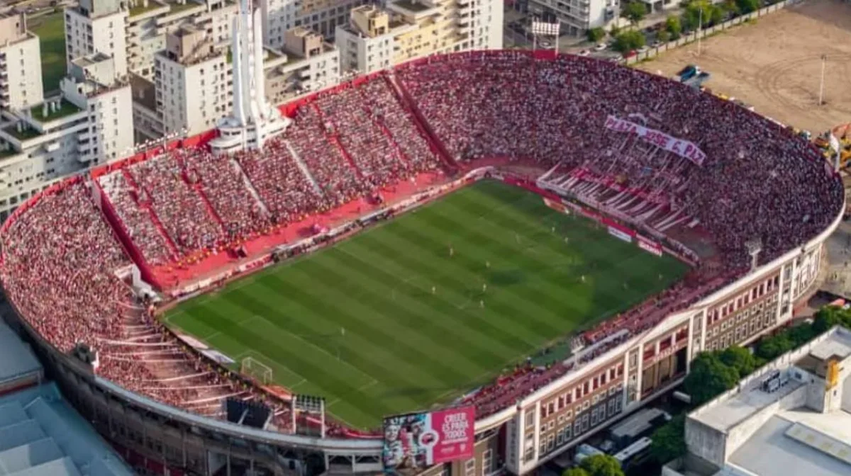 Máxima sanción para 17 barras de Huracán: estarán cuatro años sin poder ingresar a estadios