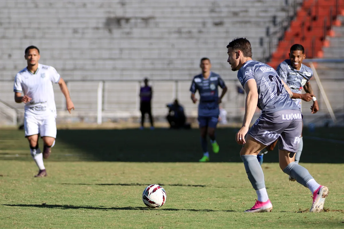 Técnico da Inter avalia empate contra o Figueirense: “Virou um jogo muito emotivo”