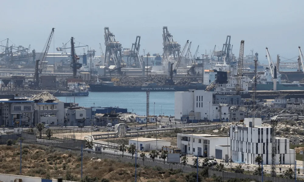 Irã permite passagem de petroleiros iraquianos no Estreito de Ormuz