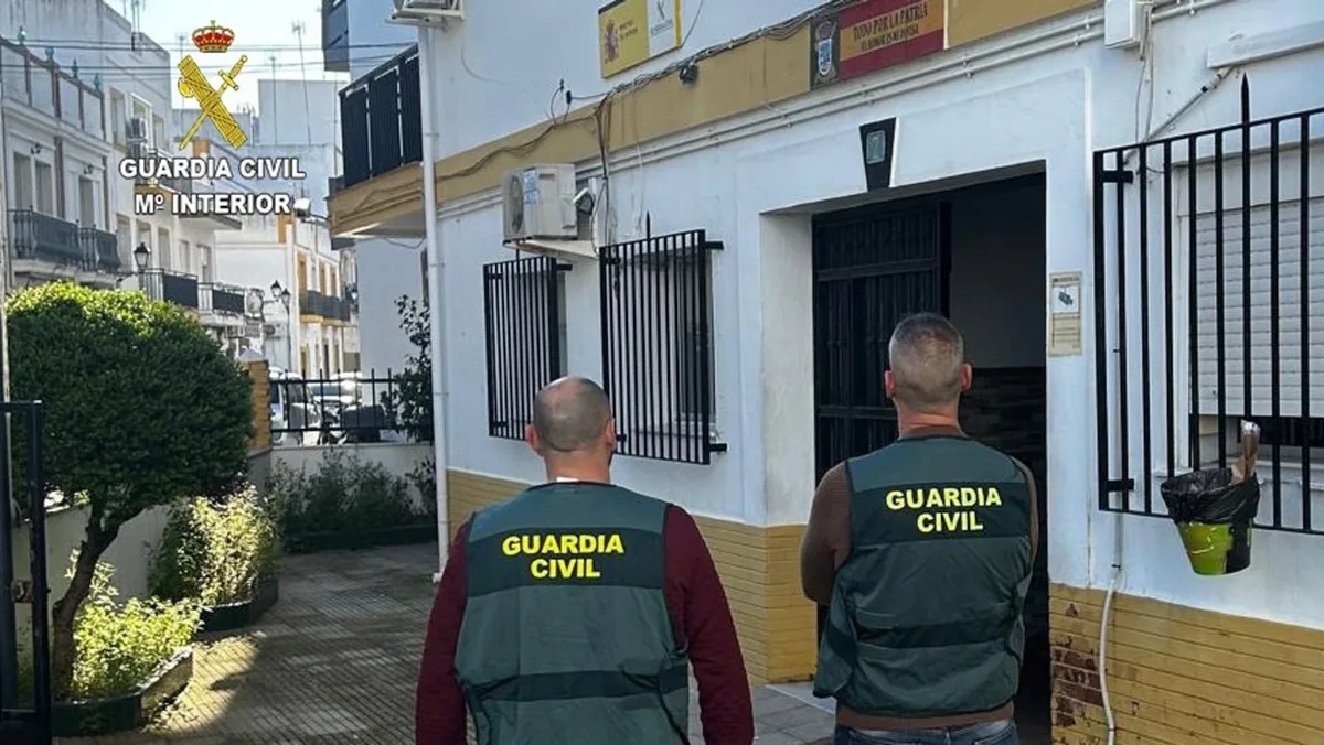 Detenido un hombre tras aparecer su pareja muerta con signos de violencia en Isla Cristina