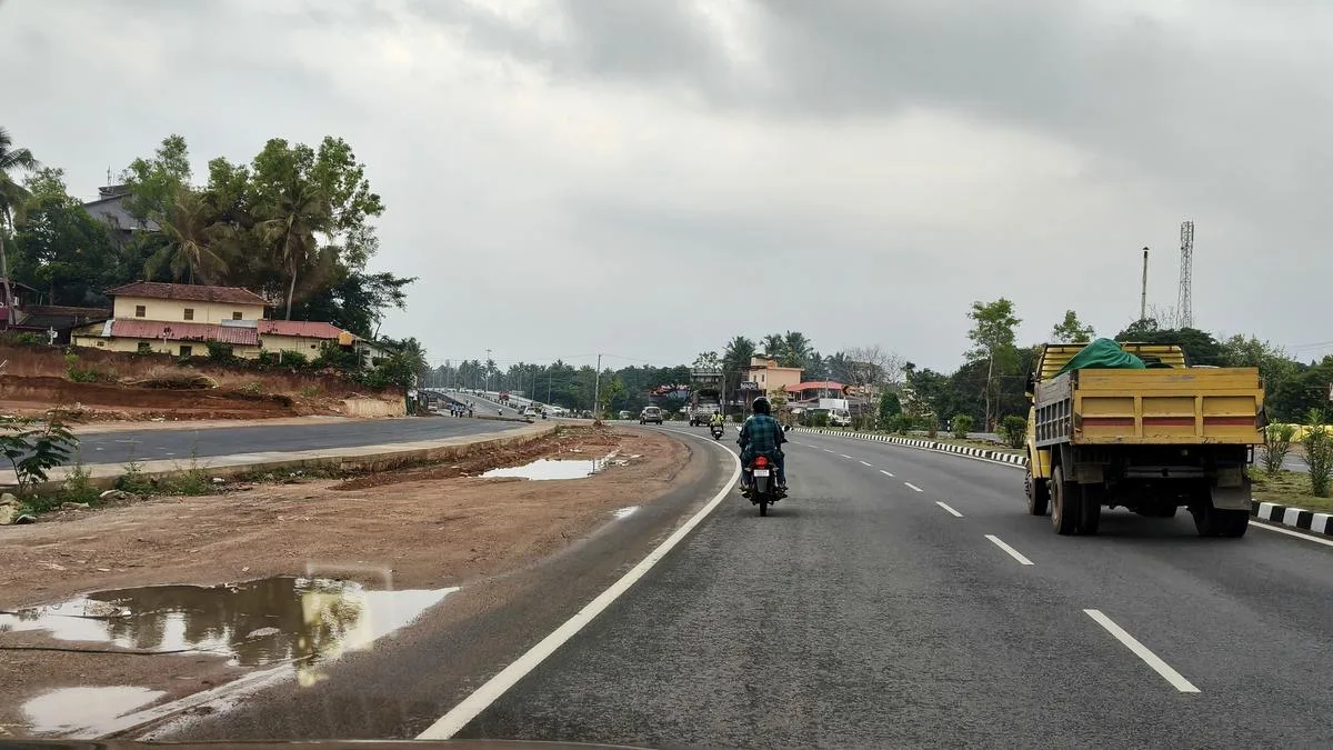 Complete missing links on service roads between Hejmady and Kundapur on NH 66, Poojary tells NHAI