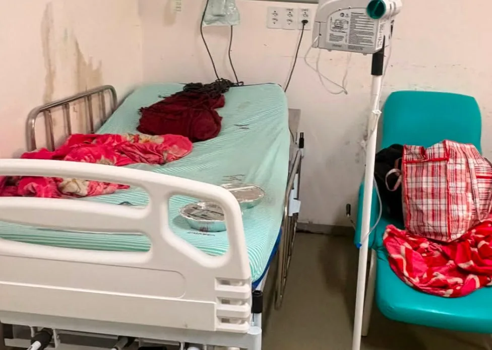 Pai e filho indígena deixam hospital em Rio Branco antes de cirurgia após menino ser ferido por arraia