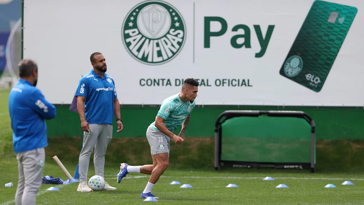 Paulinho trabalha no campo, e Fuchs treina com o elenco em reapresentação do Palmeiras