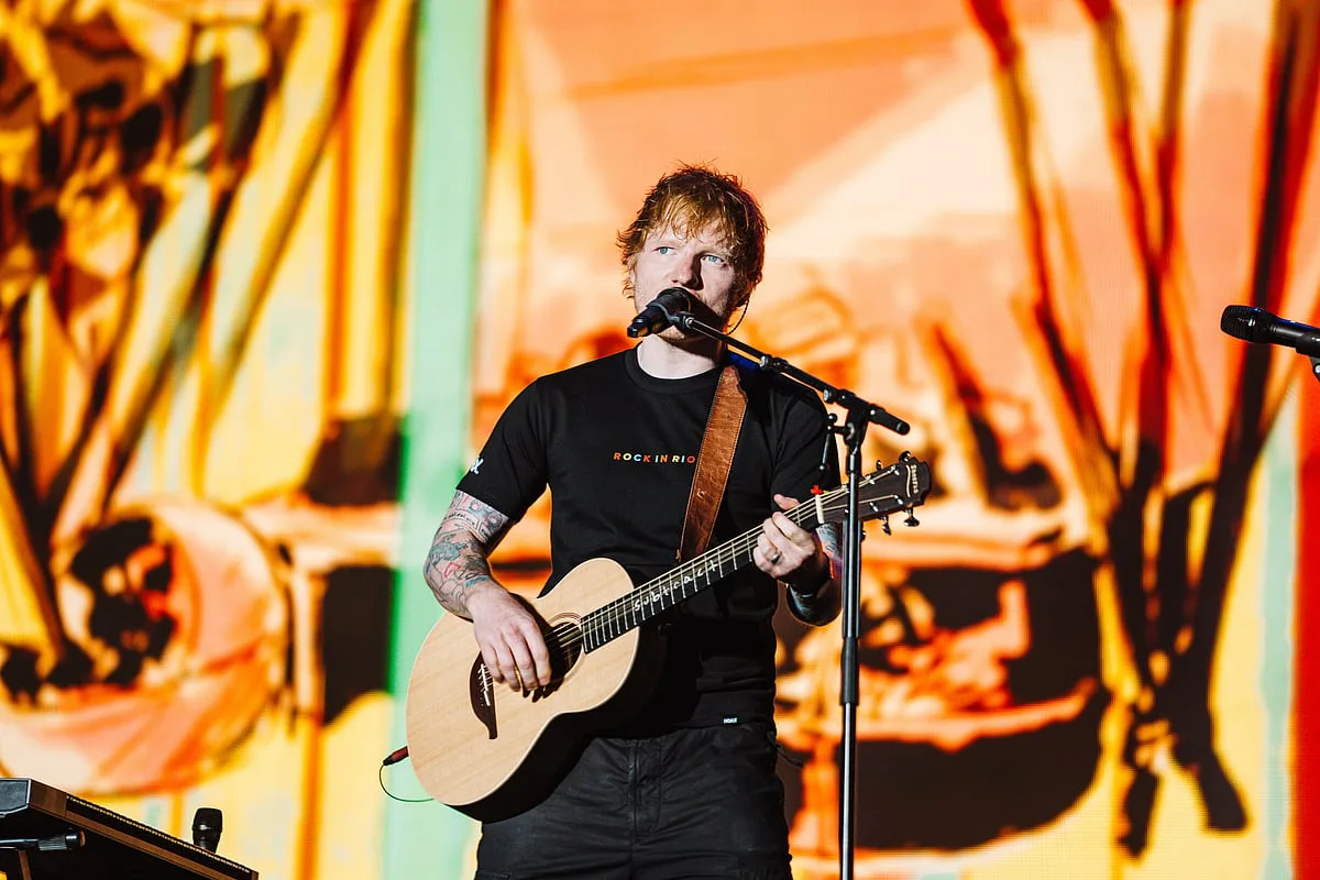 "Não quero desiludir os fãs e nunca quis ser um músico ativista", diz Ed Sheeran em concerto