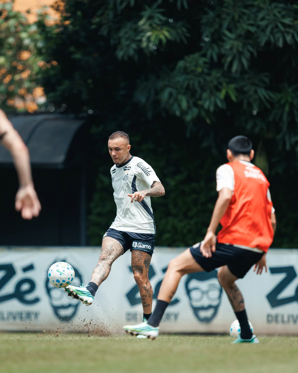 Escalação do Santos: Escobar pode ficar fora contra o Atlético-MG, mas Cebolinha volta ao time