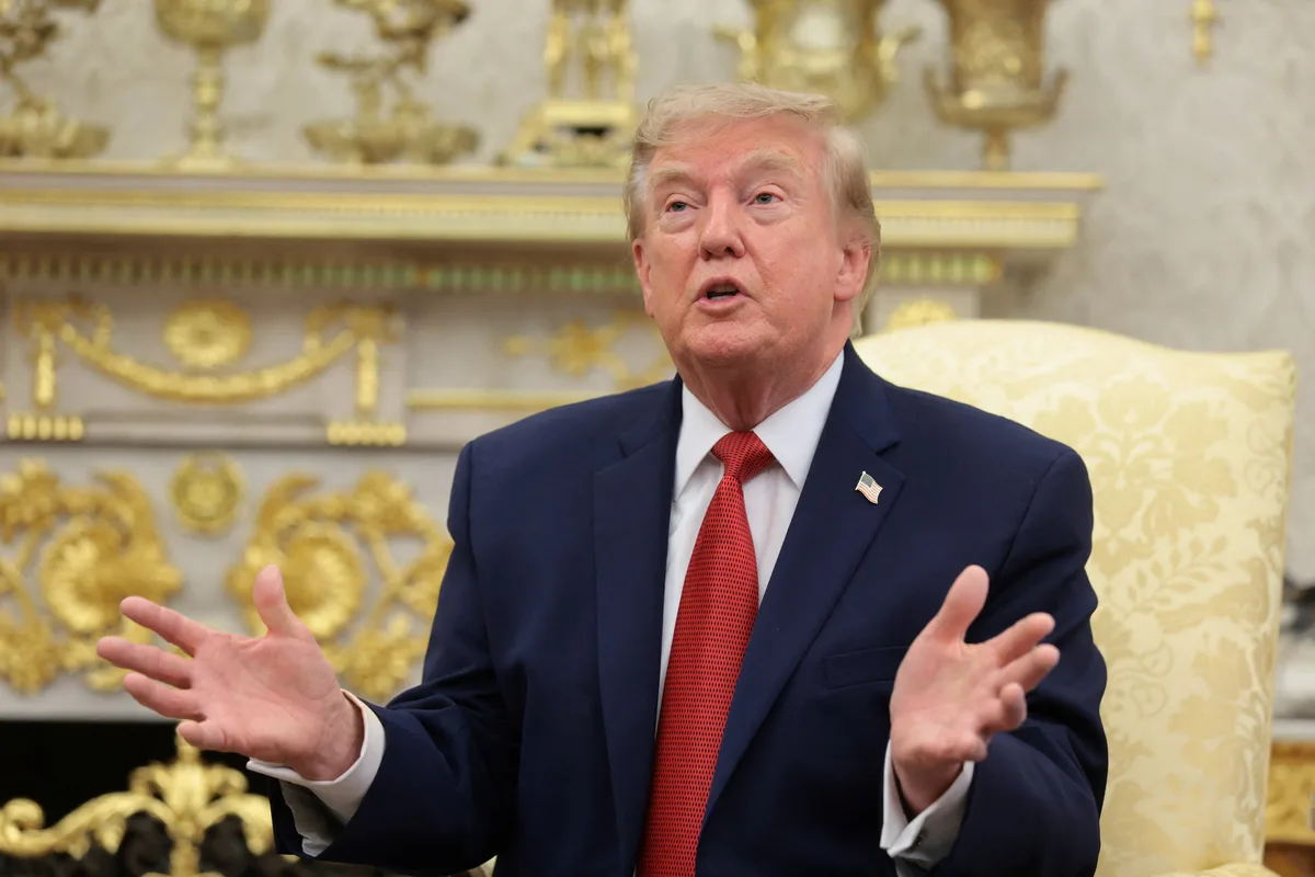 Donald Trump dijo que no hay diálogo en curso ni previsto con Irán pero que el estrecho de Ormuz está “abierto y operativo”