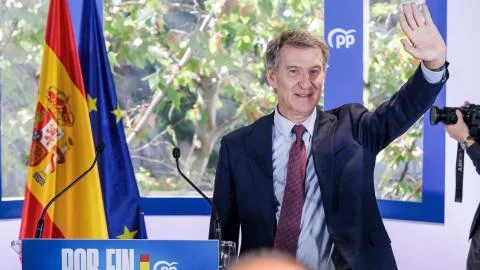 Feijóo acusa a Sánchez de "manipular" con el fallecimiento de Maricarmen obviando que el PP ha rechazado los minutos de silencio