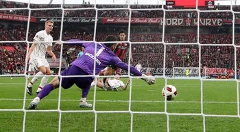 Friburgo perde em Leverkusen e falha liderança isolada da Liga alemã