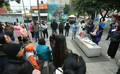 Copacos entregan más de 12 mil firmas a diputados de CDMX para reponer proceso del Plan General de Desarrollo; dos legisladoras les han contestado