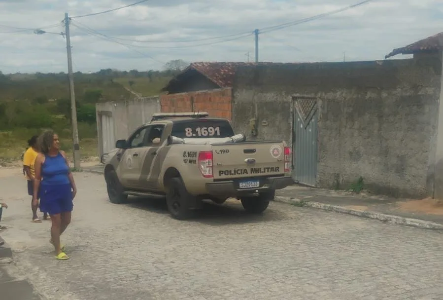Crianças são encontradas sozinhas e machucadas dentro de casa na Bahia